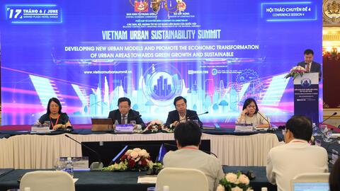 Hội thảo chuyên đề 4: “Phát triển các mô hình đô thị mới và thúc đẩy chuyển dịch kinh tế khu vực đô thị theo hướng tăng trưởng xanh và bền vững”