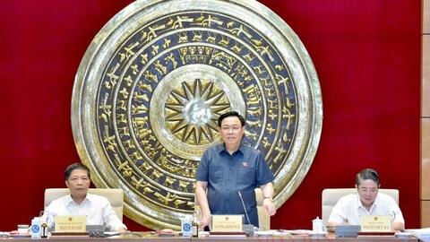 Chủ tịch Quốc hội Vương Đình Huệ làm việc với Ban Chỉ đạo xây dựng đề án về chủ trương, chính sách công nghiệp hóa, hiện đại hóa