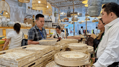 Xuất khẩu trong bối cảnh thế giới biến động: Tận dụng các FTA và nhà phân phối lớn