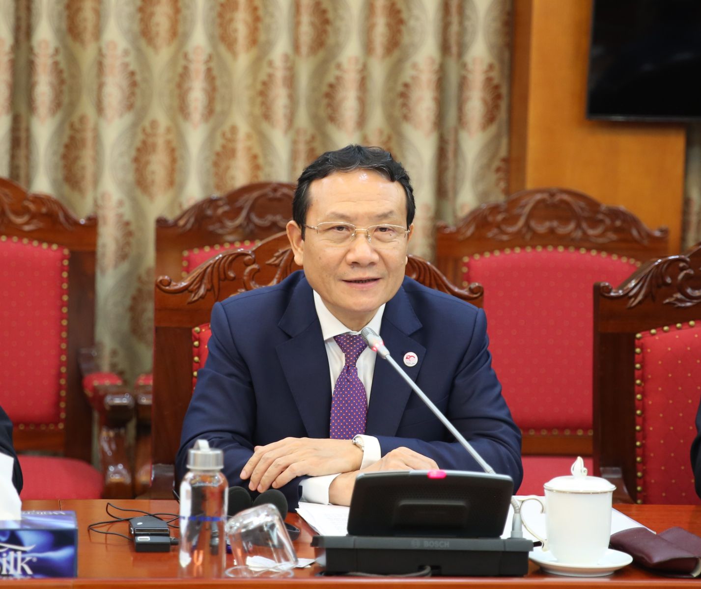 Phó Trưởng Ban Kinh tế Trung ương Nguyễn Hồng Sơn tiếp và làm việc với Đoàn công tác Đại sứ quán Nhật Bản