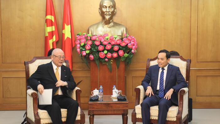 Trưởng Ban Chính sách, chiến lược Trung ương Trần Lưu Quang tiếp Cố vấn đặc biệt Liên minh nghị sĩ hữu nghị Nhật-Việt Takebe Tsutomu