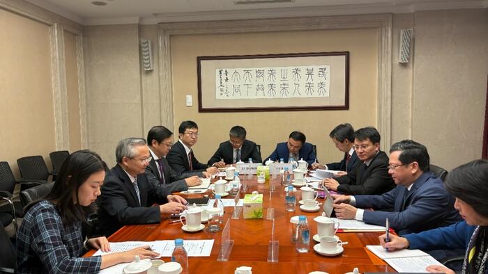 Đồng chí Phó Trưởng Ban Chính sách, chiến lược Trung ương Nguyễn Đức Hiển và đoàn đại biểu thăm và làm việc tại Trung Quốc