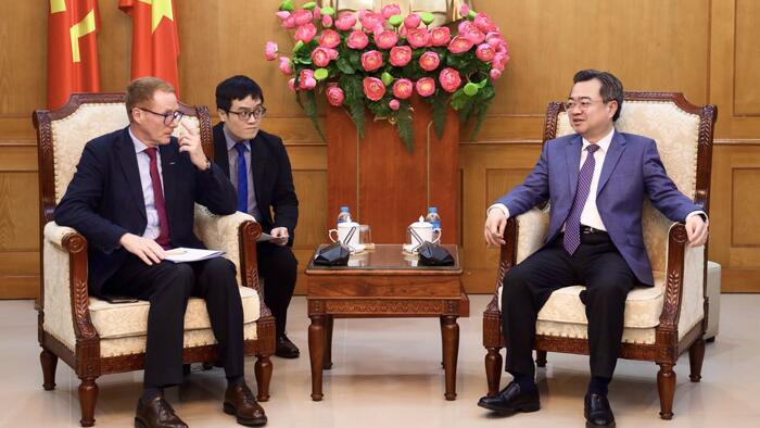 Trưởng Ban Chính sách, chiến lược Trung ương Nguyễn Thanh Nghị tiếp và làm việc với Lãnh đạo Tập đoàn Airbus