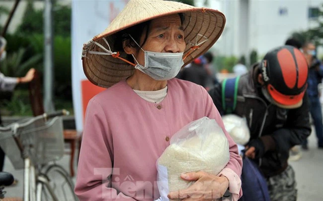 Gói hỗ trợ 62 nghìn tỷ đồng: Dân vẫn ngóng chờ