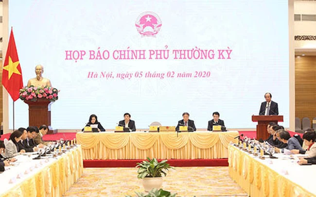 Chính phủ yêu cầu: Giảm giá xăng dầu theo giá thị trường; không tăng giá điện và các dịch vụ công trong thời gian tới