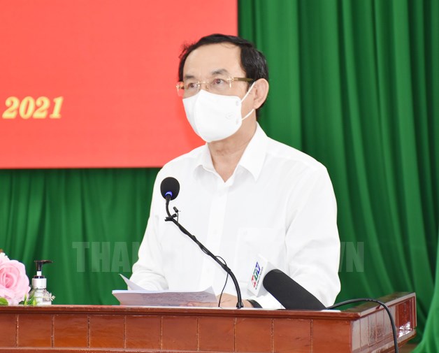 Bí thư Thành ủy TPHCM Nguyễn Văn Nên phát biểu tại một buổi làm việc. 