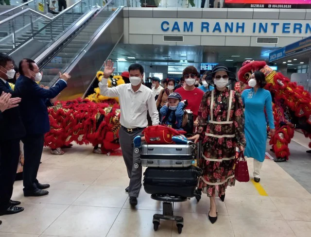Trung Quốc không mở tour tới Việt Nam: Hàng không, du lịch vỡ kịch bản? - Ảnh 1.
