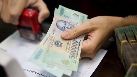 Mức tăng lương của lao động Việt Nam năm nay có "đuổi kịp" lạm phát?