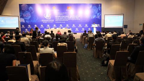 Hội thảo chuyên đề 3 với chủ đề “Đổi mới công nghệ, chuyển đổi số và đa dạng hóa chuỗi cung ứng” trong khuôn khổ Diễn đàn Kinh tế Việt Nam lần thứ tư