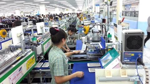 HSBC: FDI vào sản xuất là “lá chắn” giúp Việt Nam trụ vững trước suy giảm thương mại toàn cầu