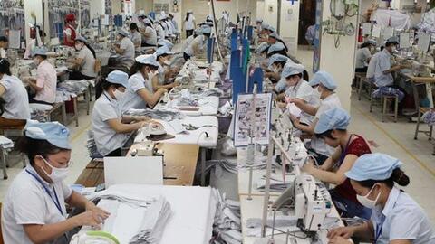 Tiếp tục giảm, giãn thuế cho doanh nghiệp và người dân