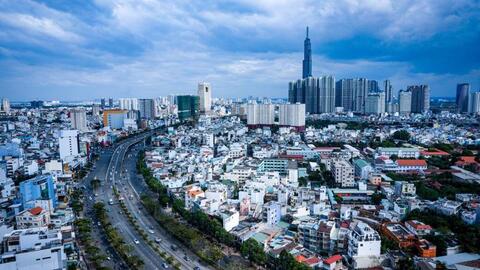 Cần có những giải pháp căn cơ và tình thế để vực dậy kinh tế thành phố Hồ Chí Minh