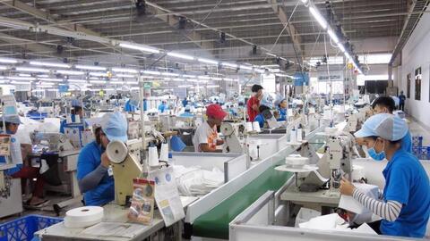Kinh tế phục hồi mong manh, đại biểu Quốc hội đề nghị giảm thêm nhiều sắc thuế