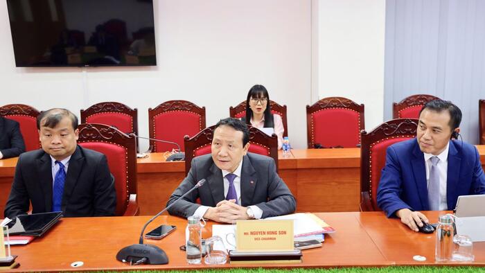 Phó Trưởng Ban Chính sách, chiến lược Trung ương Nguyễn Hồng Sơn tiếp Đoàn công tác Điều IV của IMF