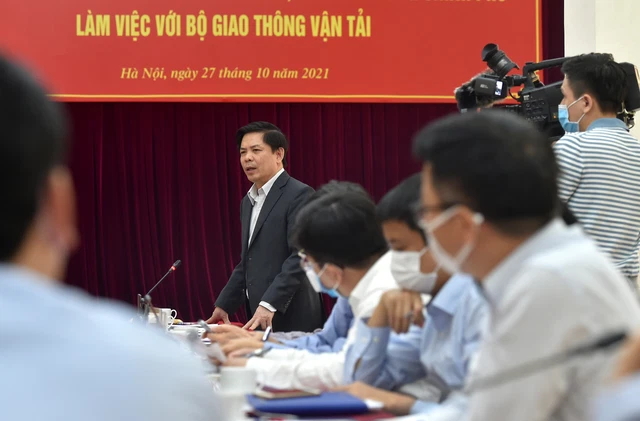 Phó Thủ tướng Lê Văn Thành chốt tiến độ nhiều dự án quan trọng của ngành giao thông vận tải - Ảnh 1.