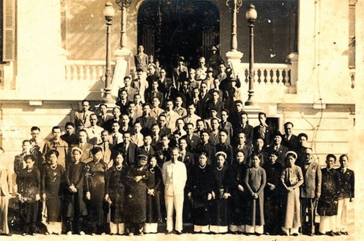 Bác Hồ với giới công thương năm 1946. Nguồn: internet