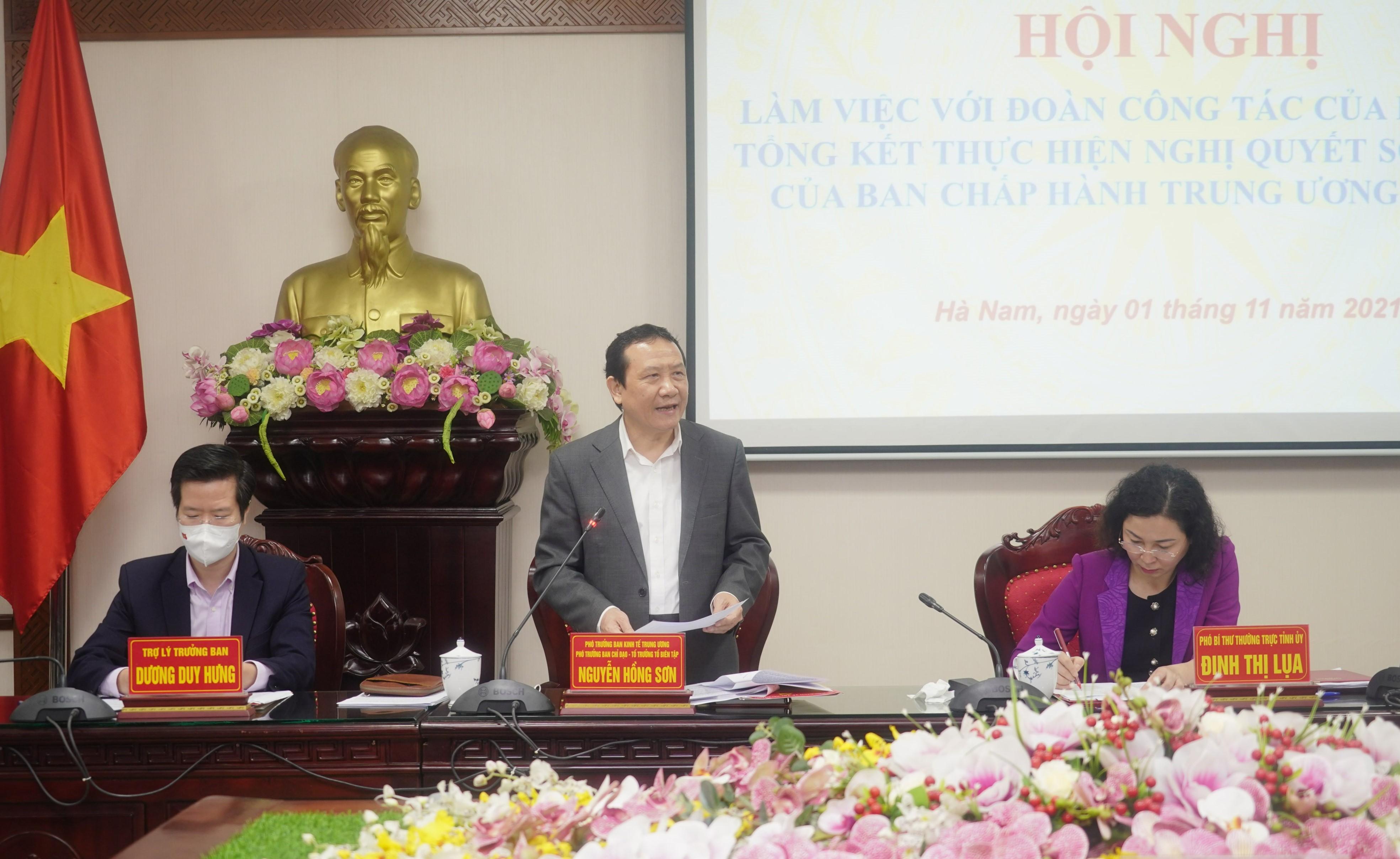 Đồng chí Nguyễn Hồng Sơn phát biểu tại Hội nghị