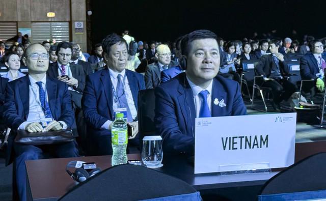 Bộ trưởng Nguyễn Hồng Di&ecirc;n đ&atilde; dẫn đầu đo&agrave;n c&ocirc;ng t&aacute;c của Việt Nam tham dự c&aacute;c cuộc họp trong khu&ocirc;n khổ MC13.