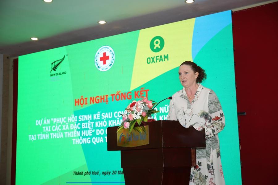 B&agrave; Caroline Rachel Beresford: "T&ocirc;i rất vui v&igrave; dự &aacute;n c&oacute; thể tiếp cận được hơn 1.500 nữ n&ocirc;ng d&acirc;n ngh&egrave;o".