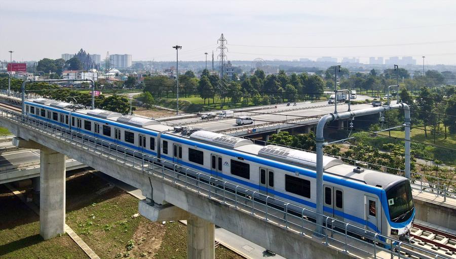 Với Đề &aacute;n metro, TP.HCM kỳ vọng&nbsp;g&oacute;p phần t&aacute;i cấu tr&uacute;c hệ thống giao th&ocirc;ng c&ocirc;ng cộng của th&agrave;nh phố, giảm kẹt xe v&agrave; &ocirc; nhiễm, bảo vệ m&ocirc;i trường.