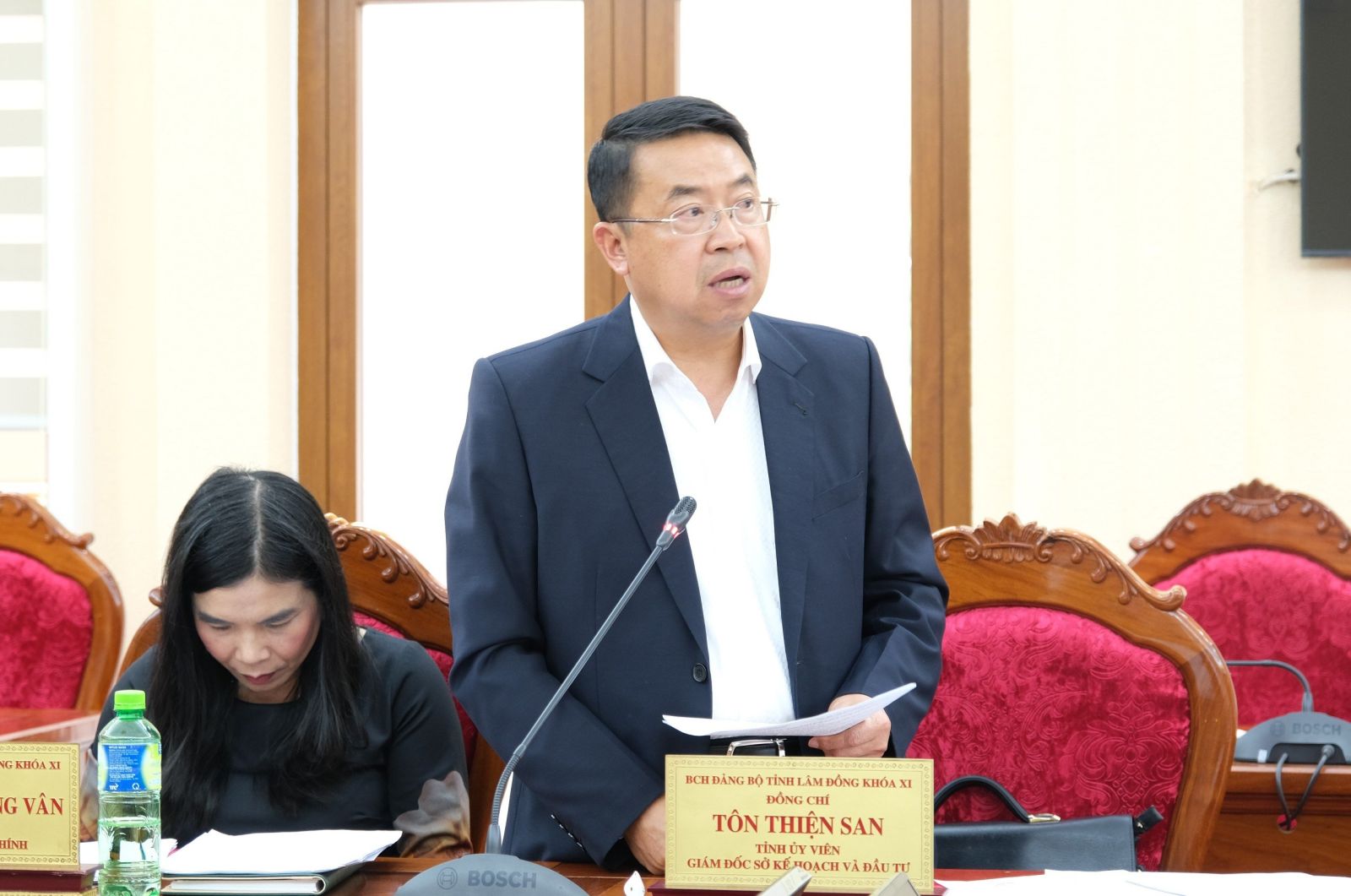 Đồng chí Tôn Thiện San - Giám đốc Sở Kế hoạch và Đầu tư tỉnh Lâm Đồng nêu ý kiến về vấn đề quy hoạch